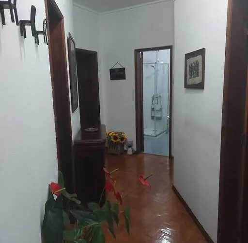 Judith House - Este Amadora